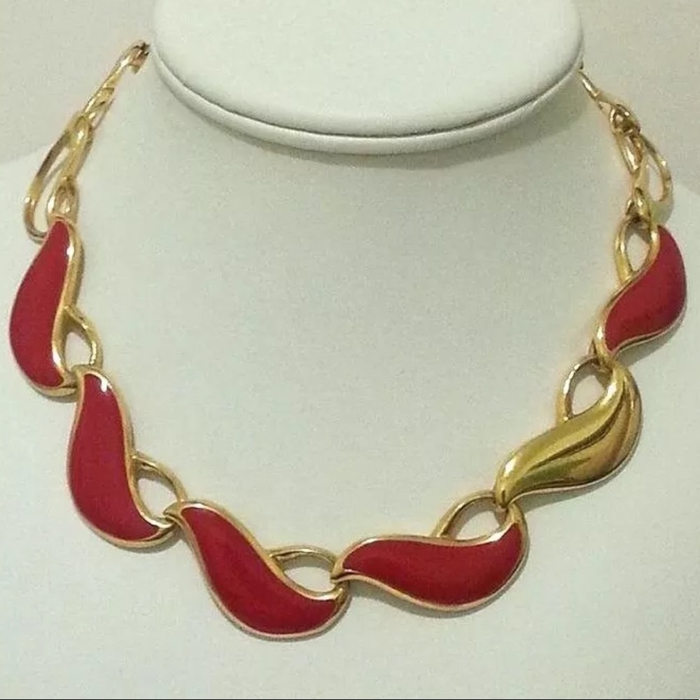 VINTAGE Marked © NAPIER RED ENAMEL NECKLACE